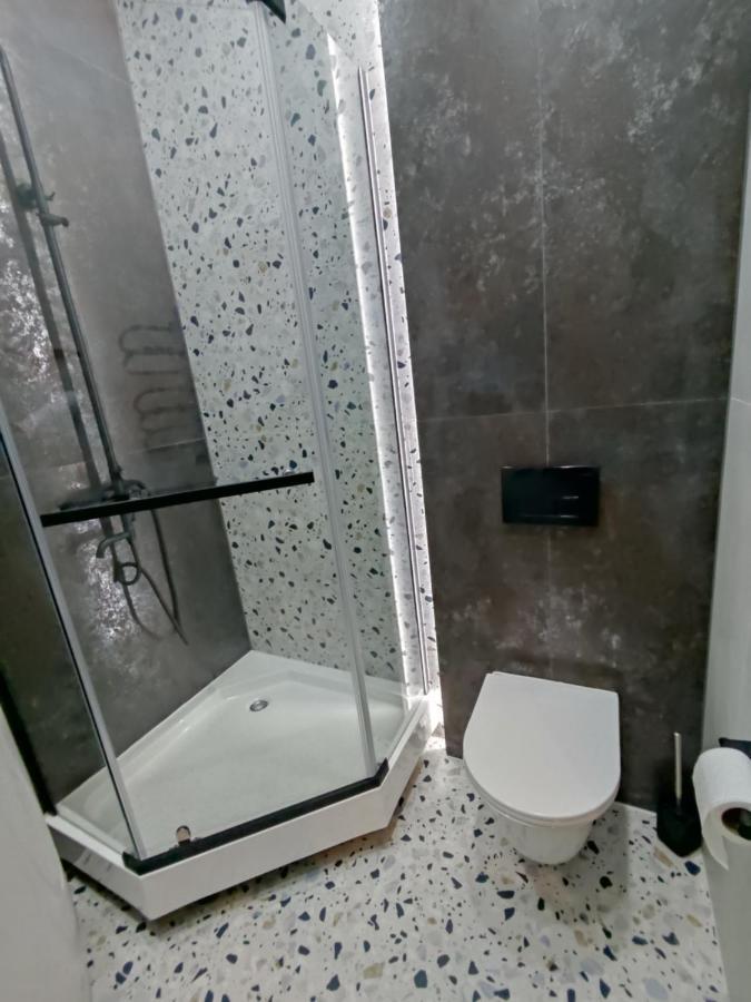 Brativ Rohatynciv 32 Lviv Buitenkant foto