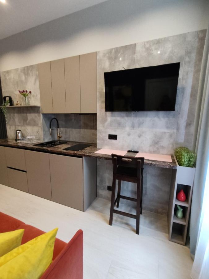 Brativ Rohatynciv 32 Lviv Buitenkant foto